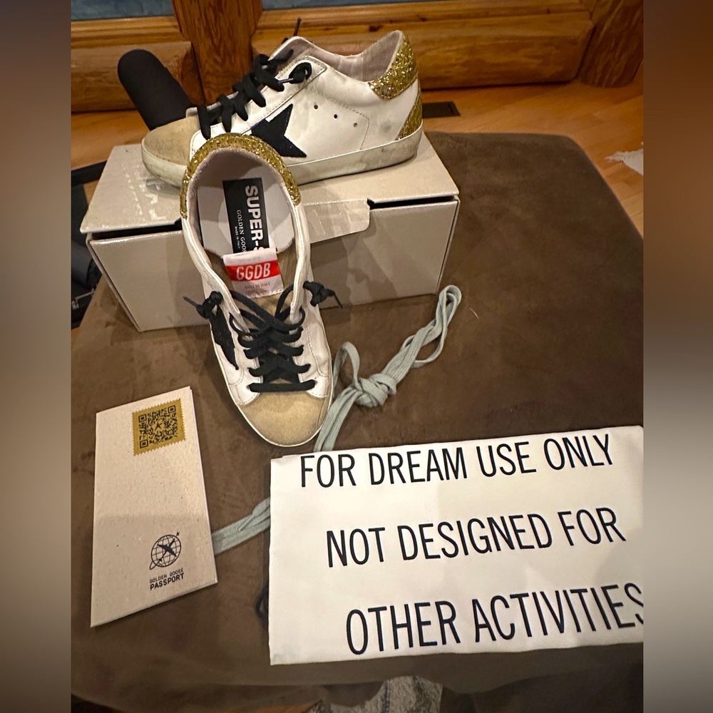 Golden Goose Superstar size 35